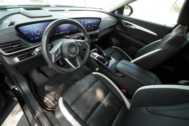 Used 2025 Buick Envision Sport Touring AWD/4WD image 19