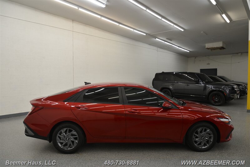 Used 2024 Hyundai Elantra SEL FWD image 8