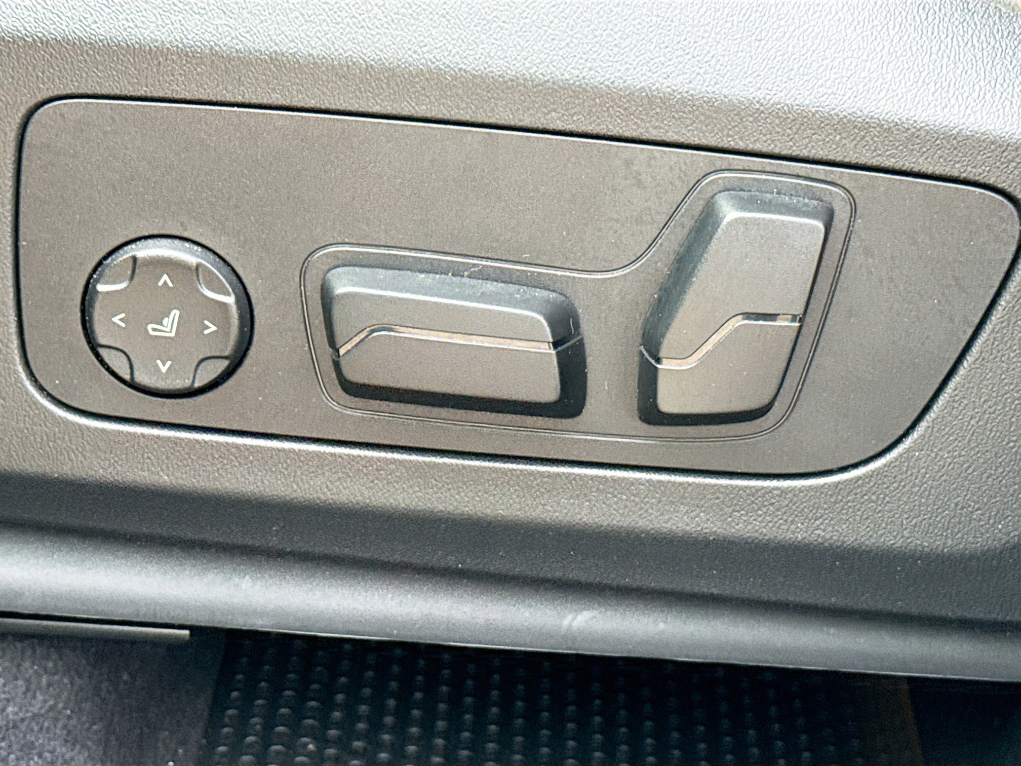 Used 2023 BMW X1 xDrive28i w/ Premium Package image 25