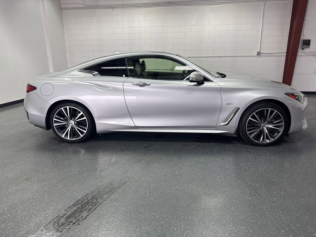 Used 2017 INFINITI Q60 w/ Premium Plus Package 2.0T image 3