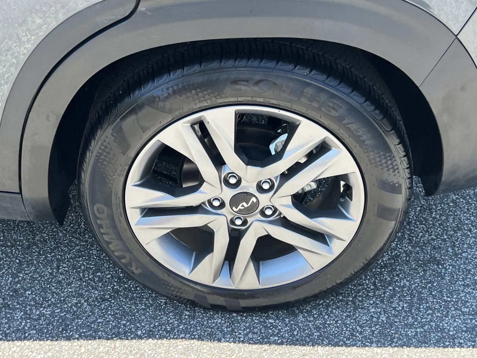 Used 2023 Kia Seltos S w/ Navigation Package image 19