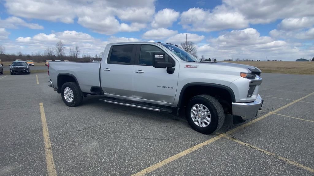 Used 2022 Chevrolet Silverado 3500 LT w/ Convenience Package AWD/4WD image 2