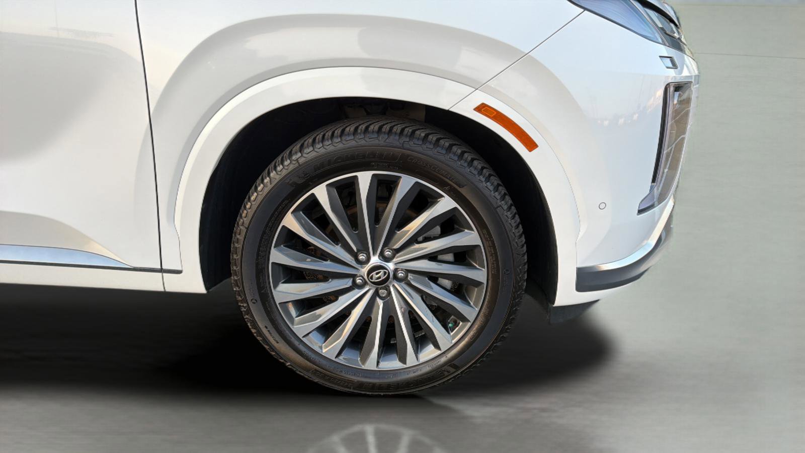 Used 2024 Hyundai Palisade Calligraphy image 16