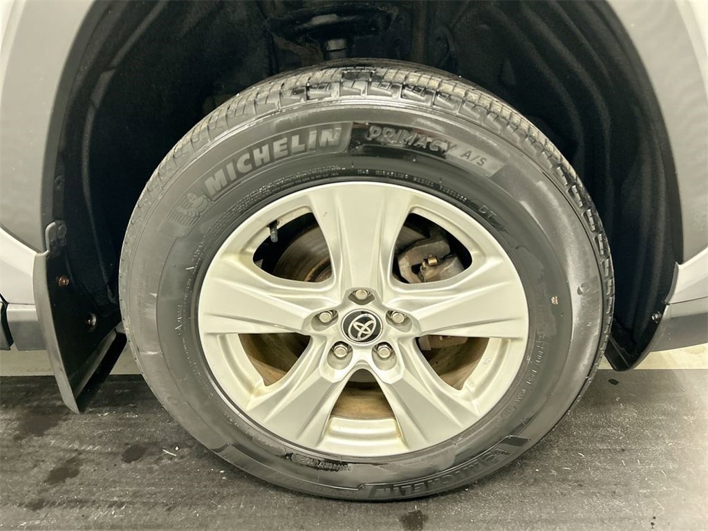 Used 2021 Toyota RAV4 XLE image 8