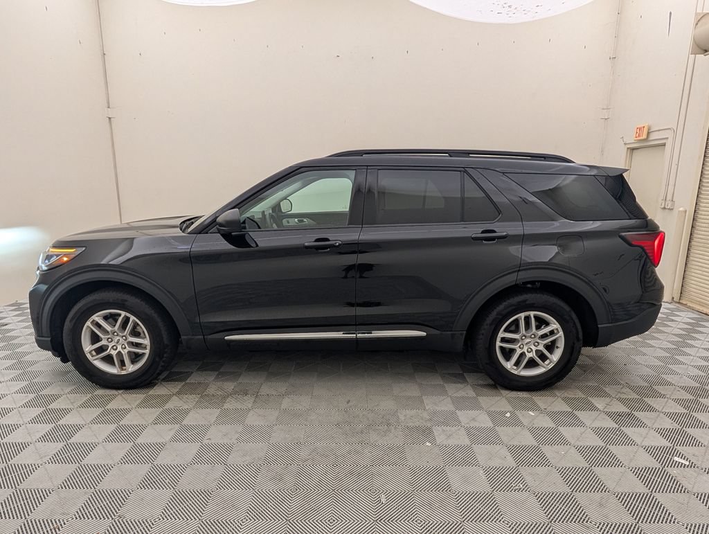 Used 2025 Ford Explorer Active RWD image 7