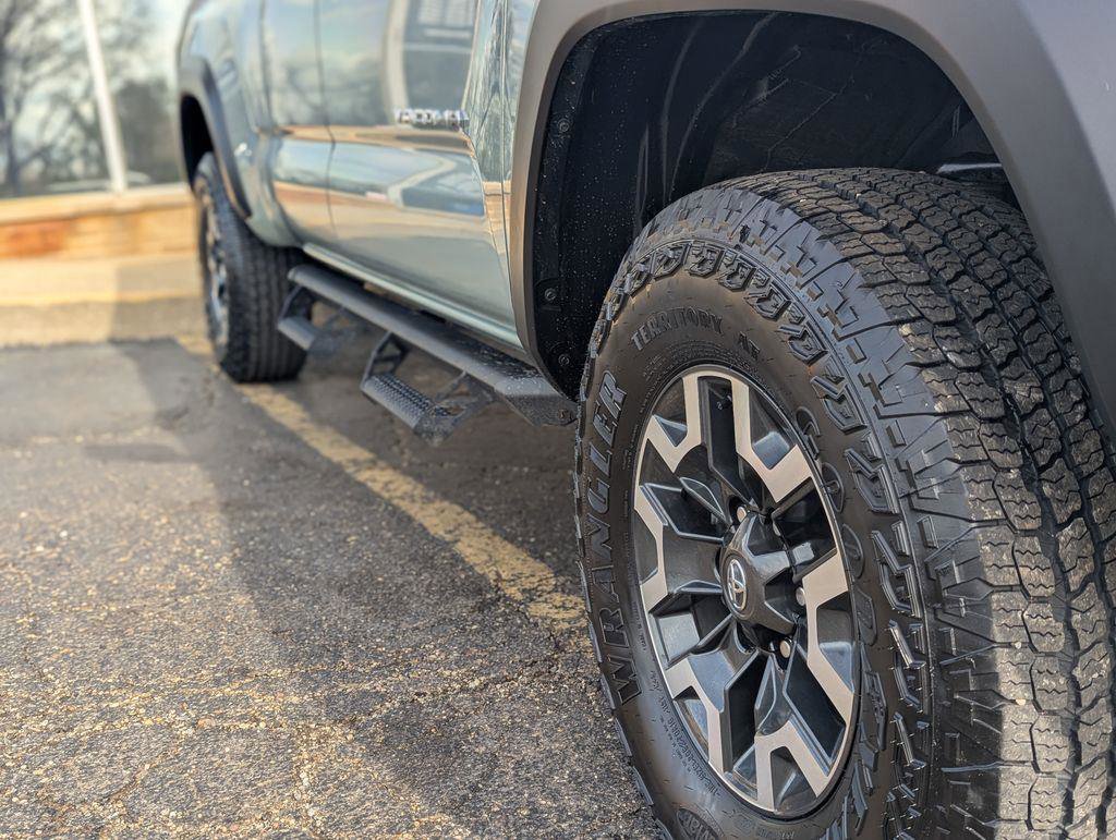 Used 2023 Toyota Tacoma TRD Off-Road w/ TRD Premium Off Road Package image 9