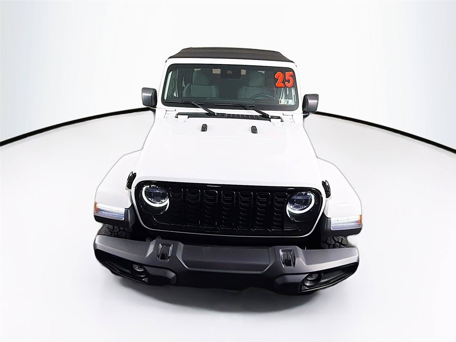 Used 2025 Jeep Gladiator Sport AWD/4WD image 13