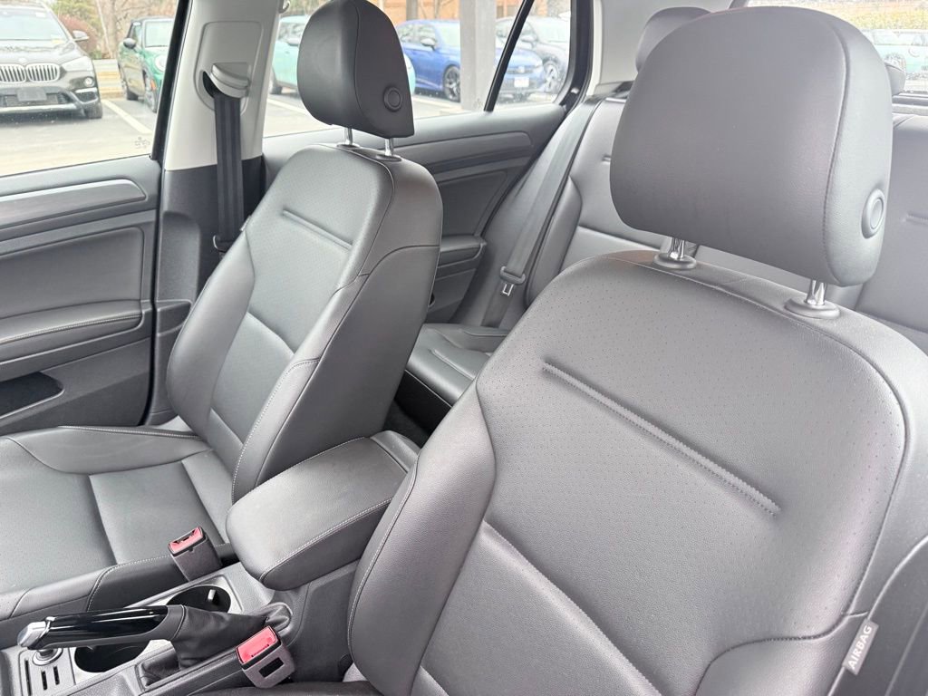 Used 2021 Volkswagen Golf 4-Door image 20