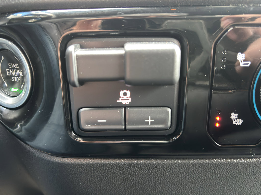 Used 2022 Chevrolet Silverado 1500 LT AWD/4WD image 27
