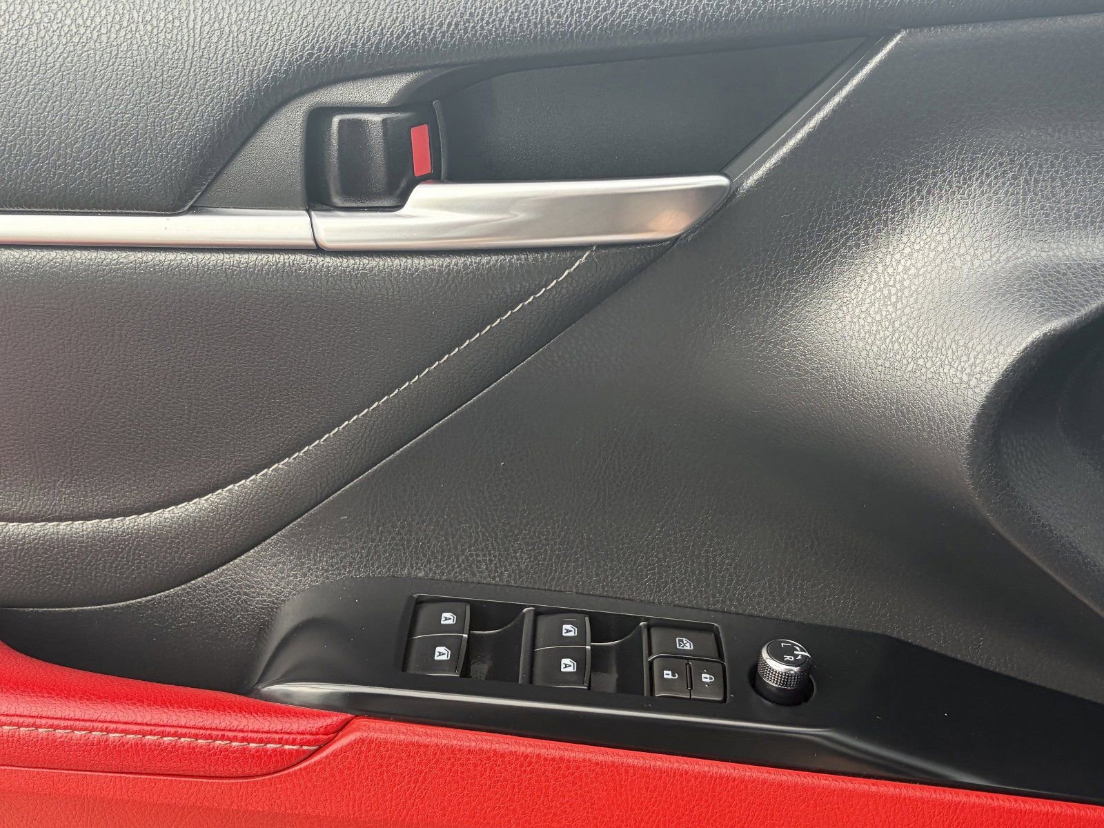 Used 2018 Toyota Camry XSE w/ Driver Assist Package FWD image 23