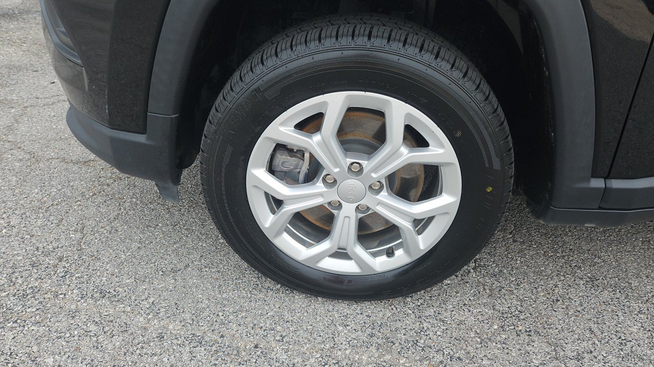 Used 2024 Jeep Compass Latitude AWD/4WD image 9