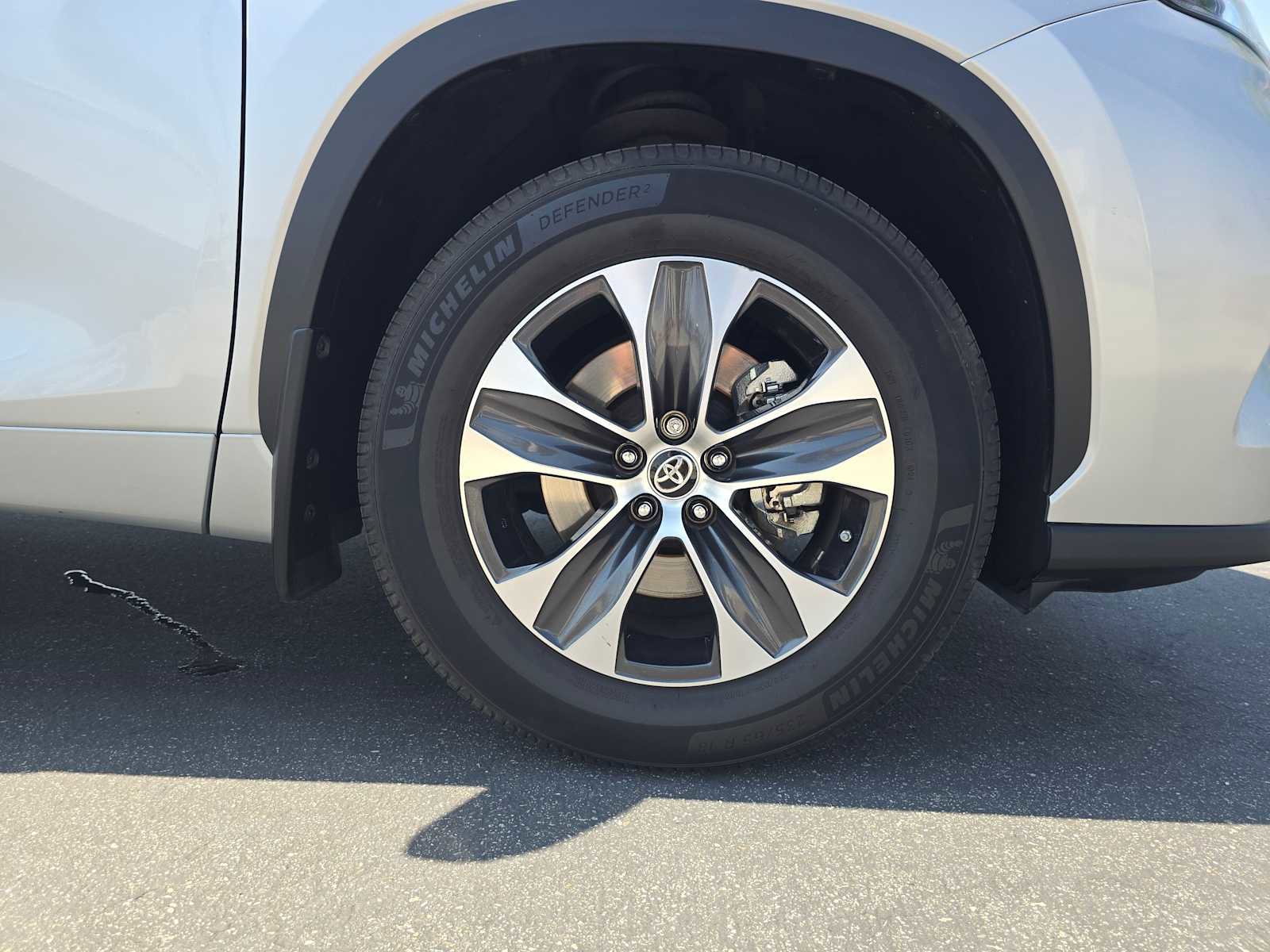 Used 2022 Toyota Highlander XLE image 9