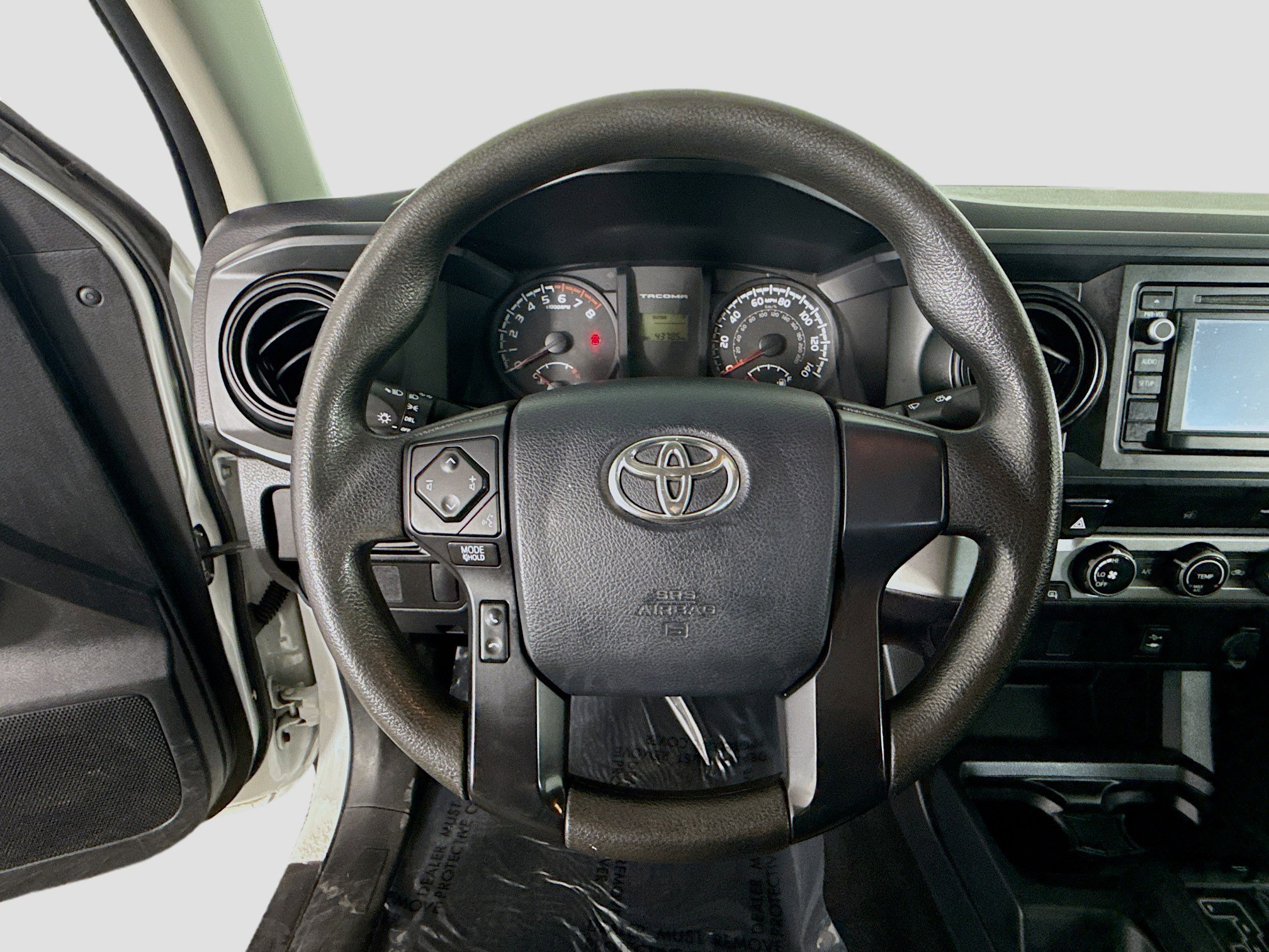 Used 2017 Toyota Tacoma SR image 13