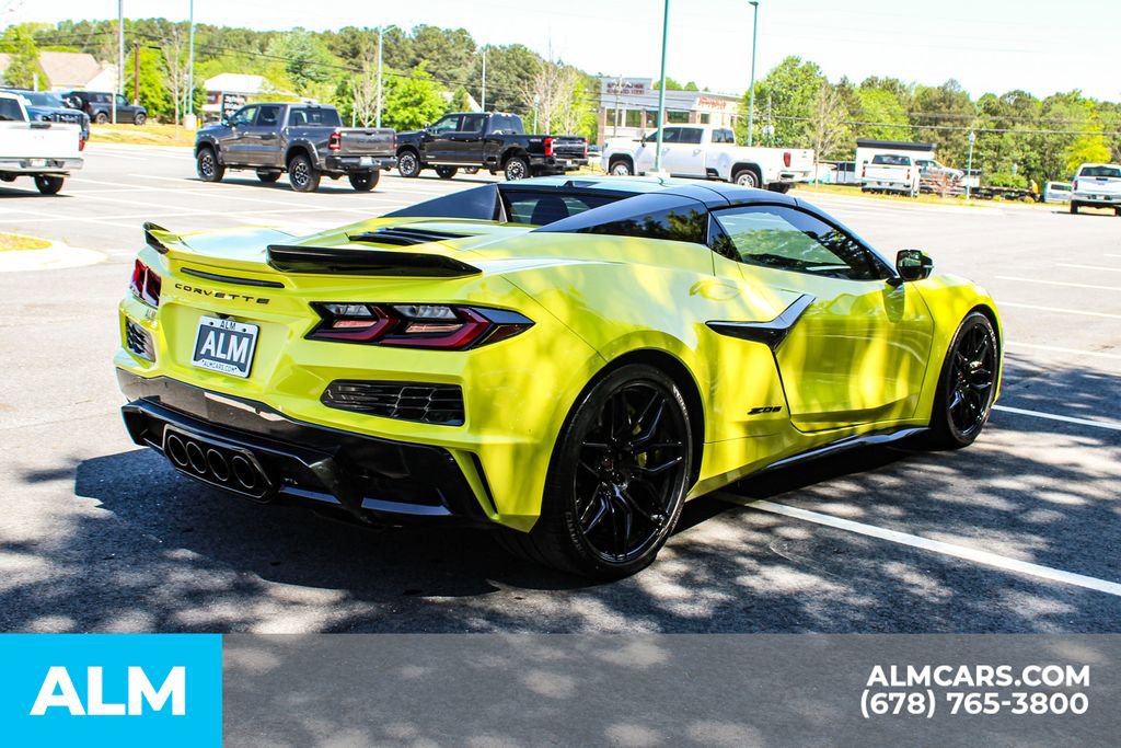 Used 2024 Chevrolet Corvette Z06 w/ Stealth Interior Trim Package RWD image 6
