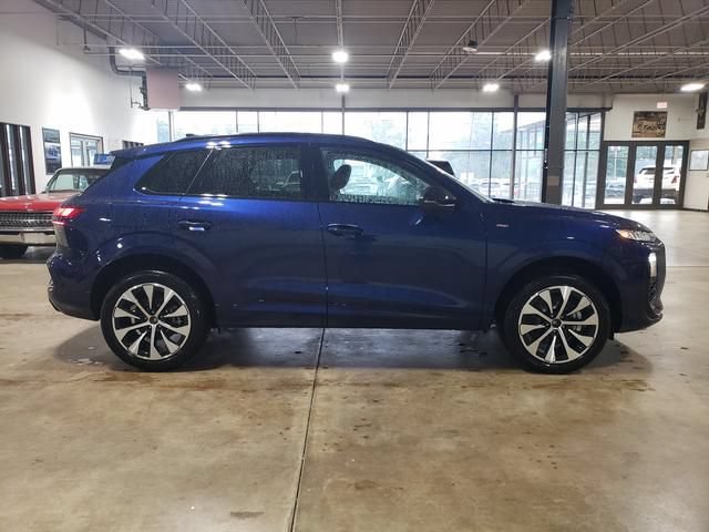 New 2026 Audi Q3 quattro 2.0T AWD/4WD image 2