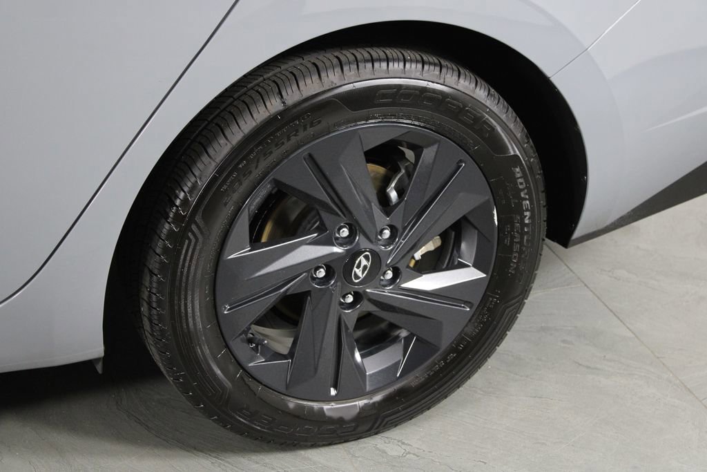 Certified 2022 Hyundai Elantra SEL w/ Convenience Package FWD image 13