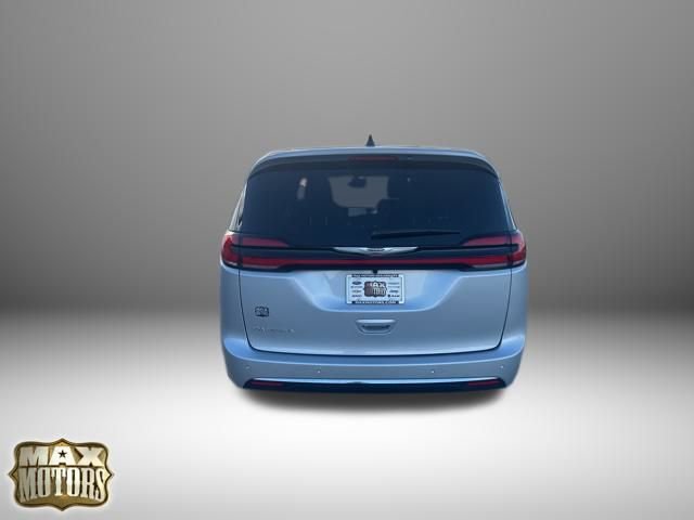 New 2026 Chrysler Pacifica Select image 7
