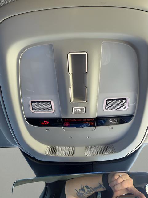 Used 2025 Volvo V60 B5 Cross Country Plus image 38