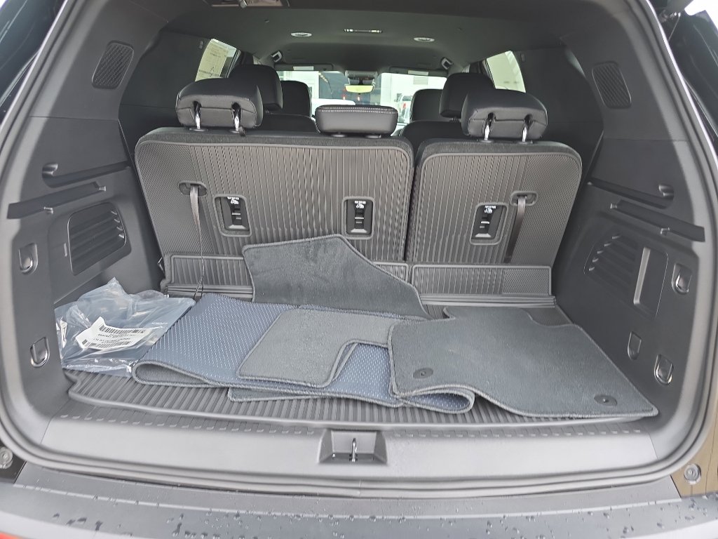 New 2026 Chevrolet Traverse LT w/ Enhanced Driving Package FWD image 13
