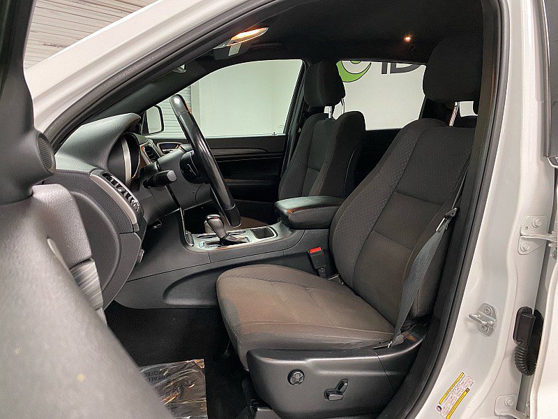 Used 2020 Jeep Grand Cherokee Laredo image 10