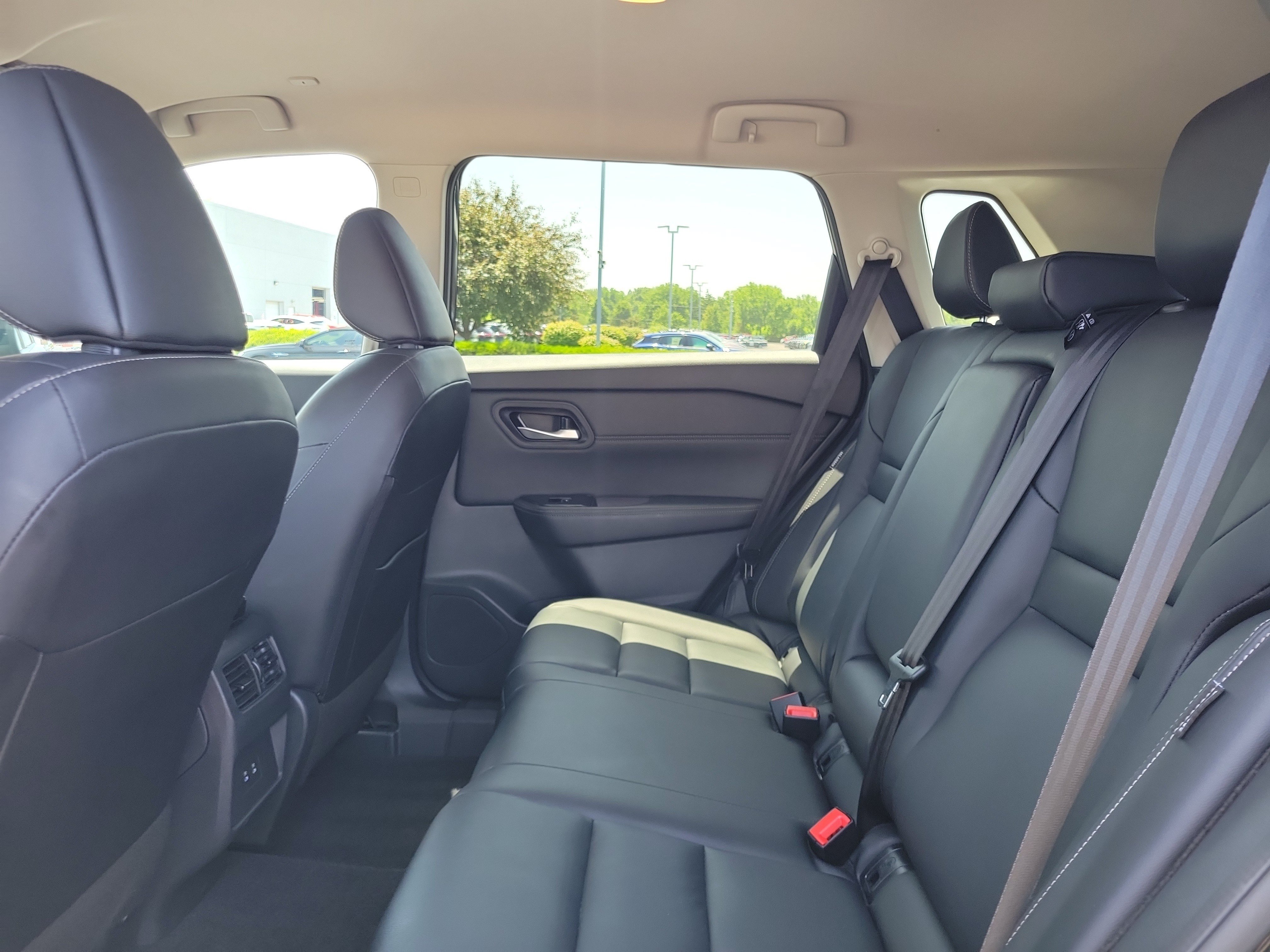 Certified 2026 Nissan Rogue SL AWD/4WD image 11