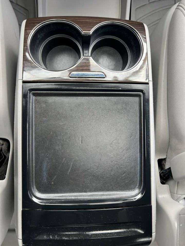 Used 2020 Toyota Sienna XLE w/ XLE Navigation Package AWD/4WD image 24