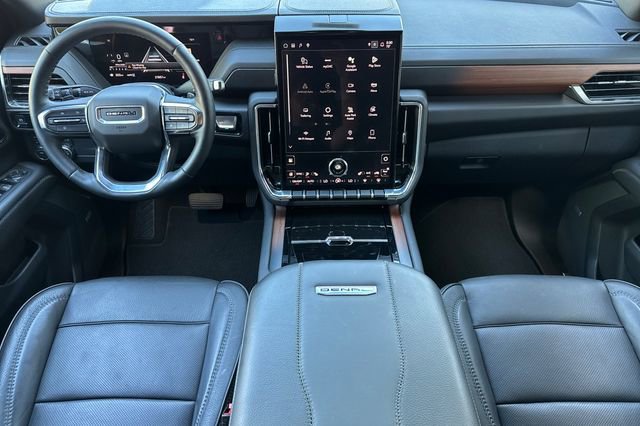 Used 2025 GMC Yukon Denali image 13