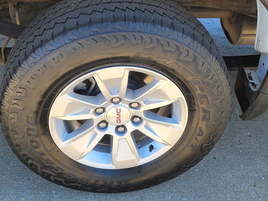 Used 2023 GMC Sierra 1500 SLE image 6