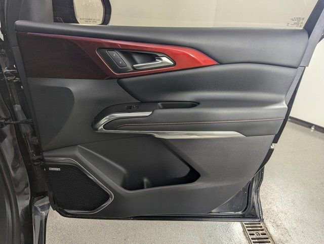 Used 2024 Chevrolet Traverse RS AWD/4WD image 24