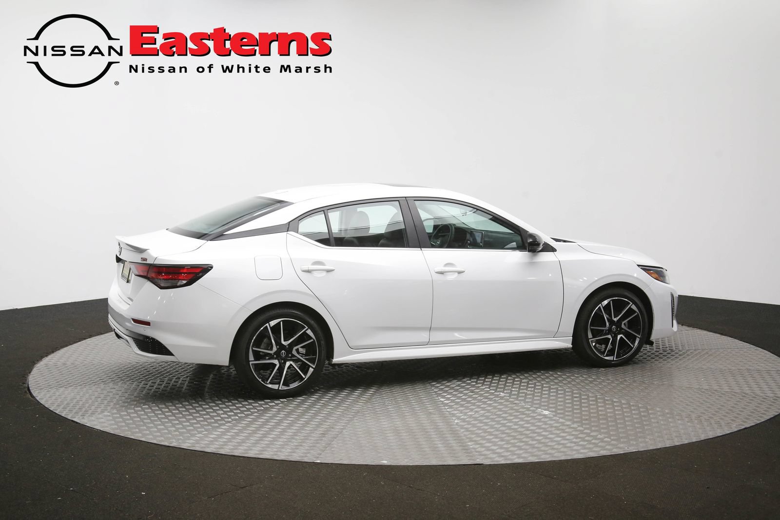 Used 2024 Nissan Sentra SR w/ SR Premium Package FWD image 43