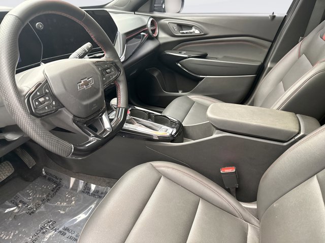 Used 2025 Chevrolet Trax RS w/ Sunroof Package FWD image 10