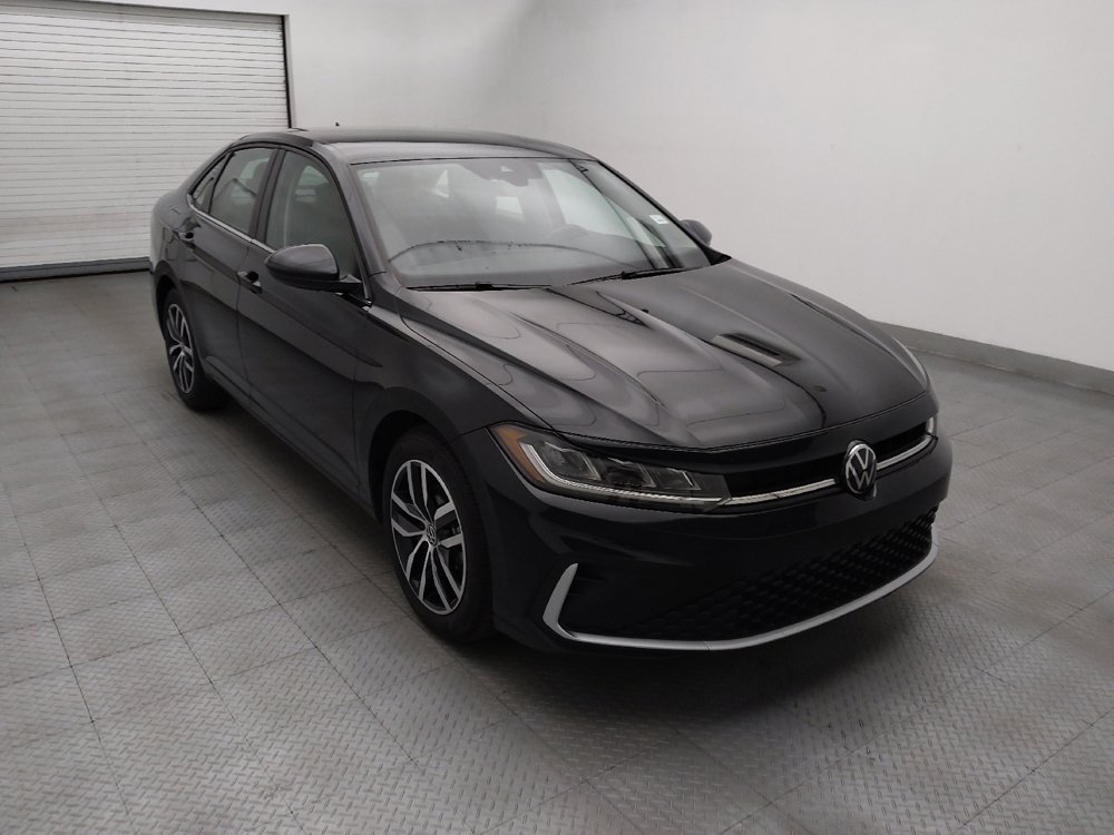 Used 2025 Volkswagen Jetta SE FWD image 13