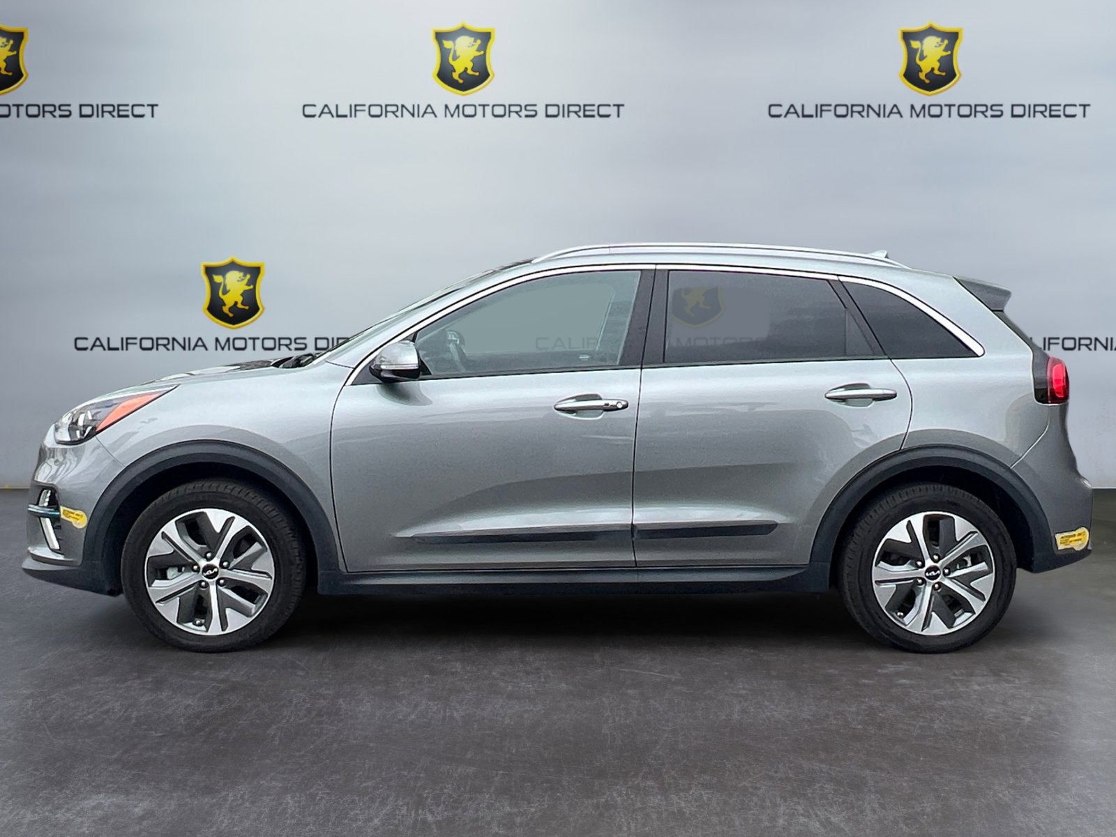 Used 2022 Kia Niro EX Premium image 2