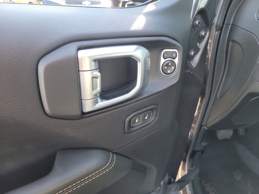 New 2026 Jeep Wrangler Unlimited Sahara AWD/4WD image 17
