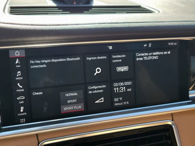 Used 2018 Porsche Panamera 4S image 26