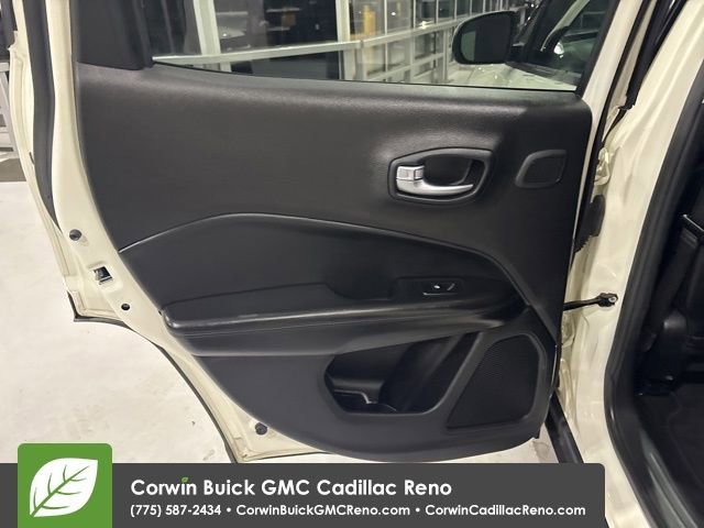 Used 2018 Jeep Compass Latitude image 29