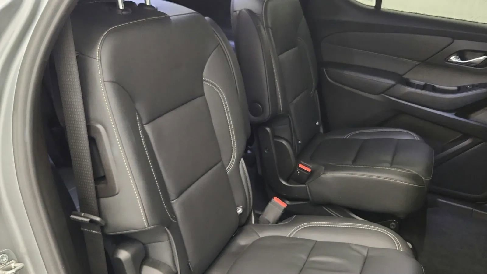 Used 2023 Chevrolet Traverse LT image 54