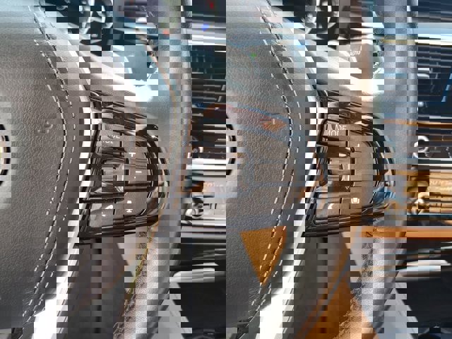 Used 2018 BMW 530i xDrive w/ Premium Package image 32