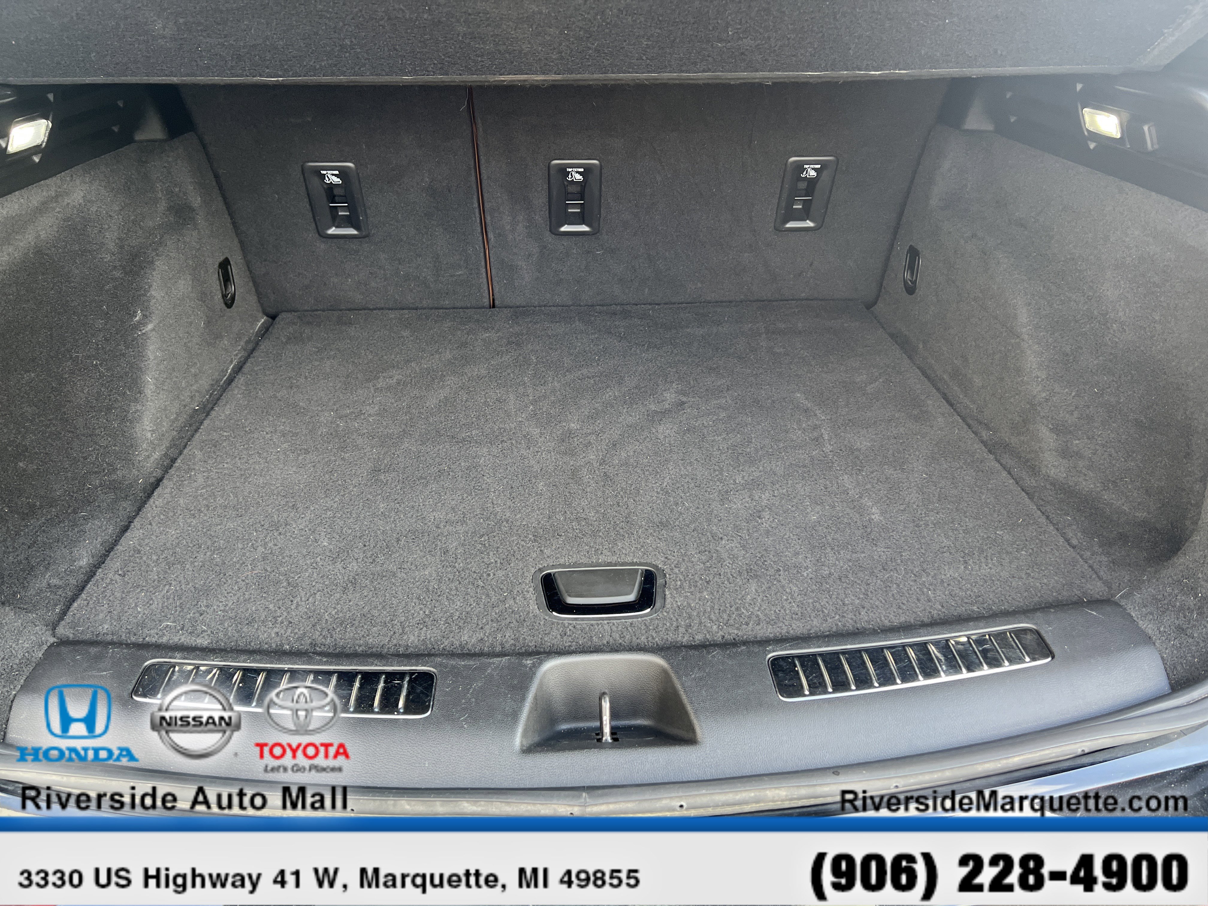 Used 2021 Cadillac XT4 Premium Luxury image 8