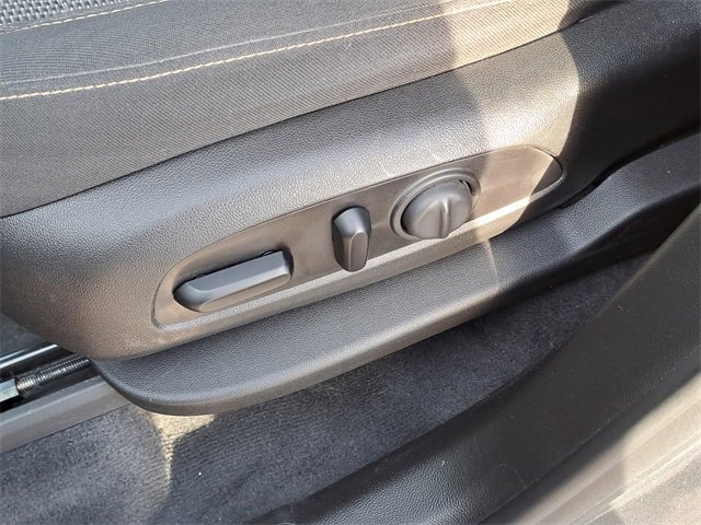 Used 2020 Chevrolet Traverse LT image 23