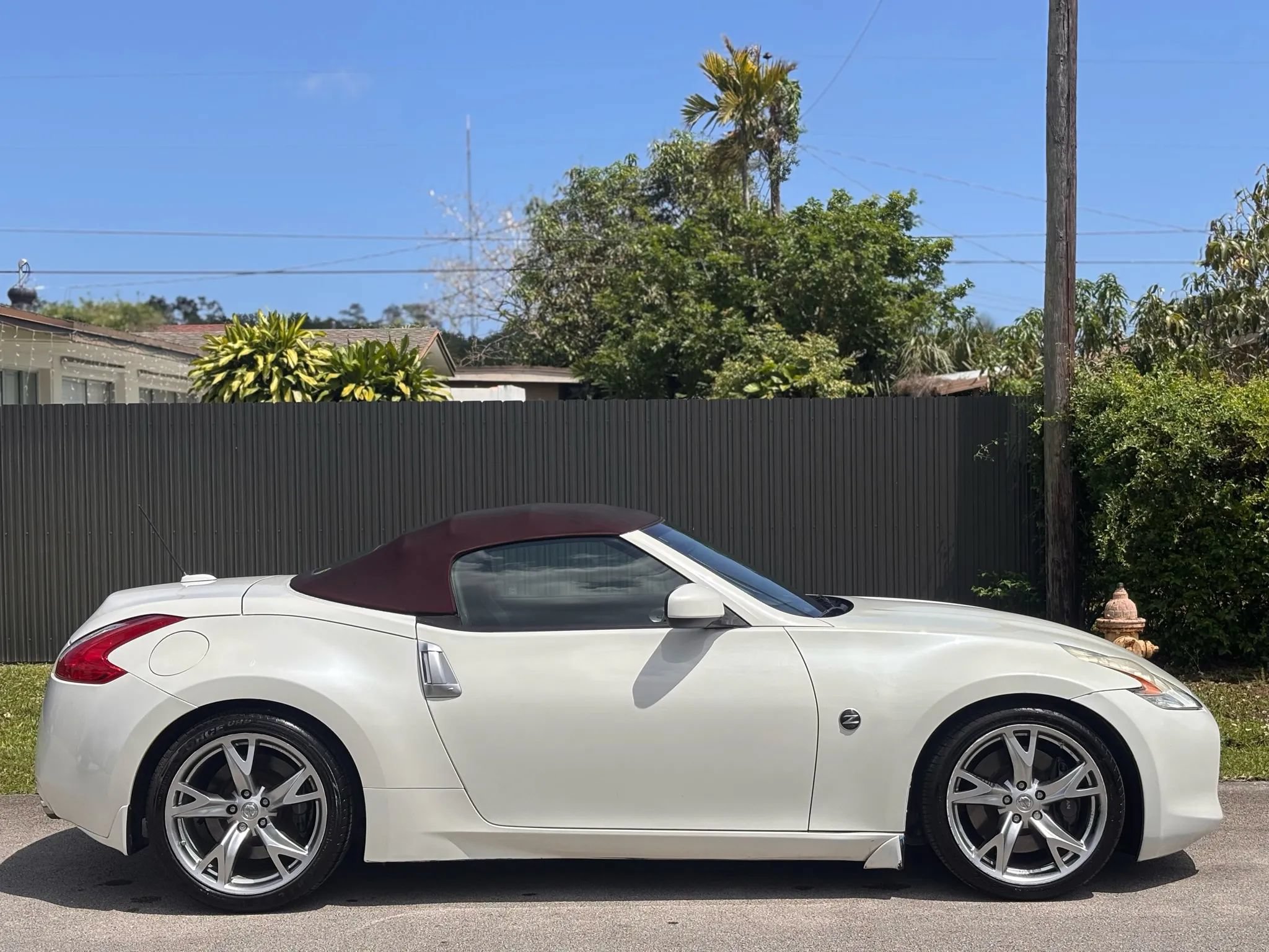 Used 2012 Nissan 370Z Touring w/ Sport Pkg RWD image 3