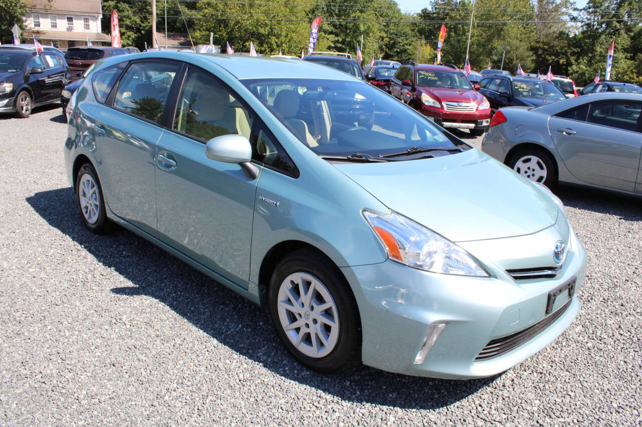 Used 2014 Toyota Prius V Three image 4