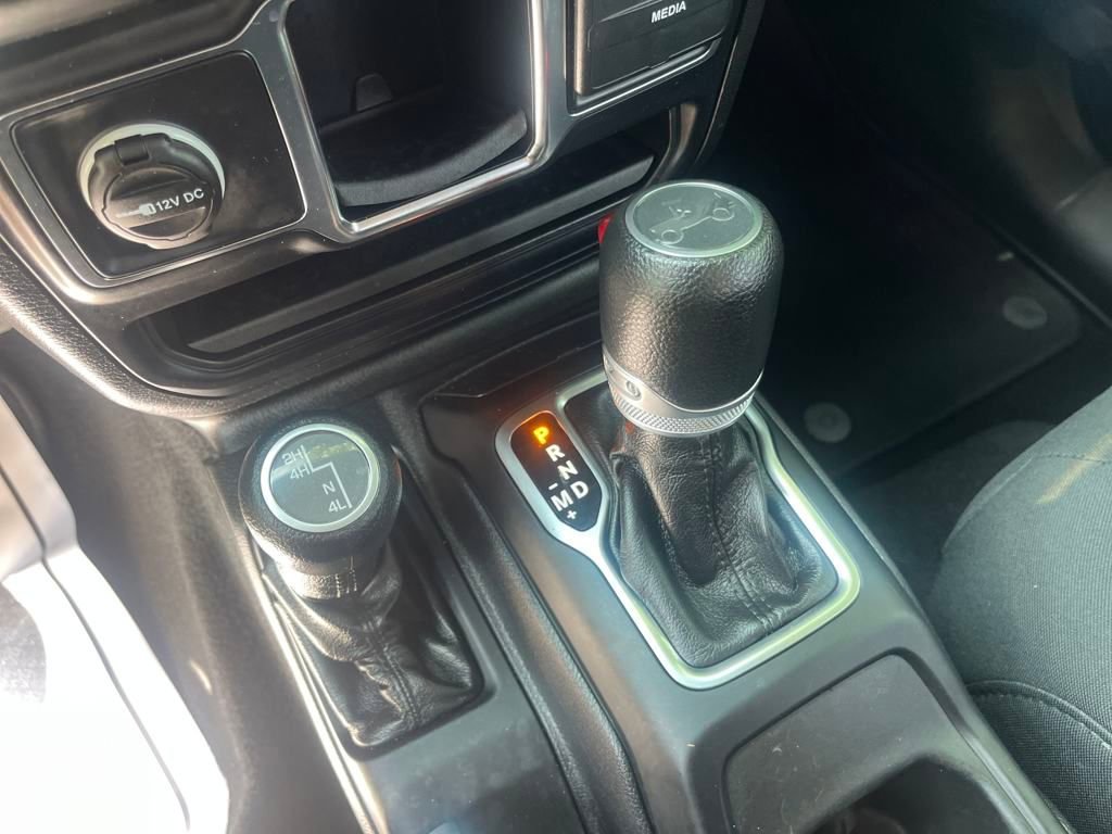 Used 2019 Jeep Wrangler Sport image 15