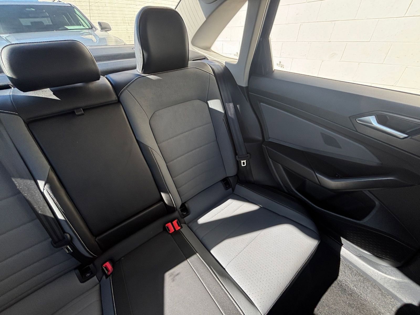 Used 2025 Volkswagen Jetta SE image 37