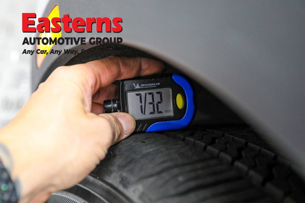 Used 2023 Buick Envision Essence image 28