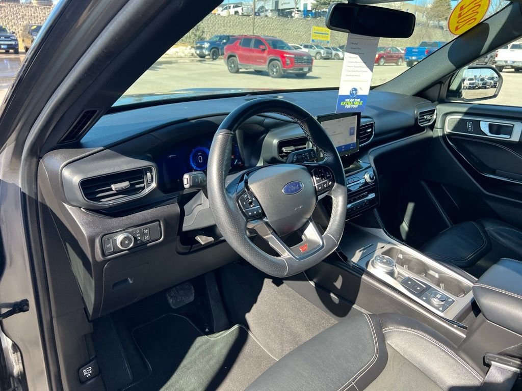Used 2022 Ford Explorer ST w/ ST Street Pack image 19