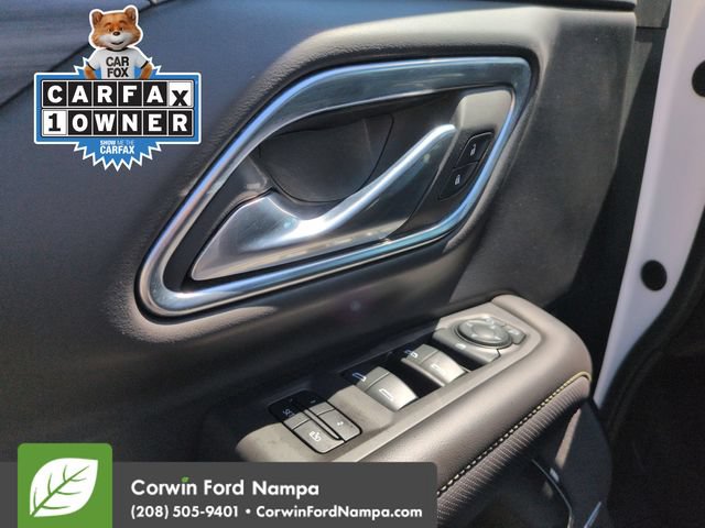 Used 2024 GMC Yukon SLT AWD/4WD image 11
