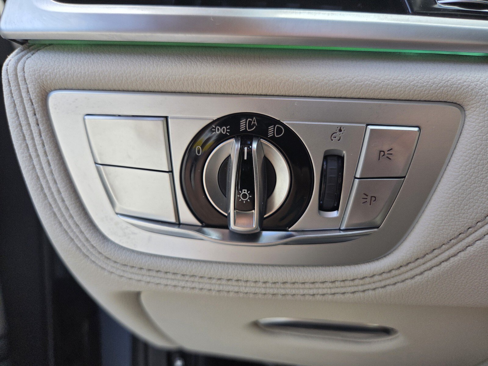 Used 2022 BMW 745e xDrive w/ M Sport Package AWD/4WD image 22