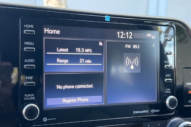 Used 2021 Toyota Highlander LE FWD image 22