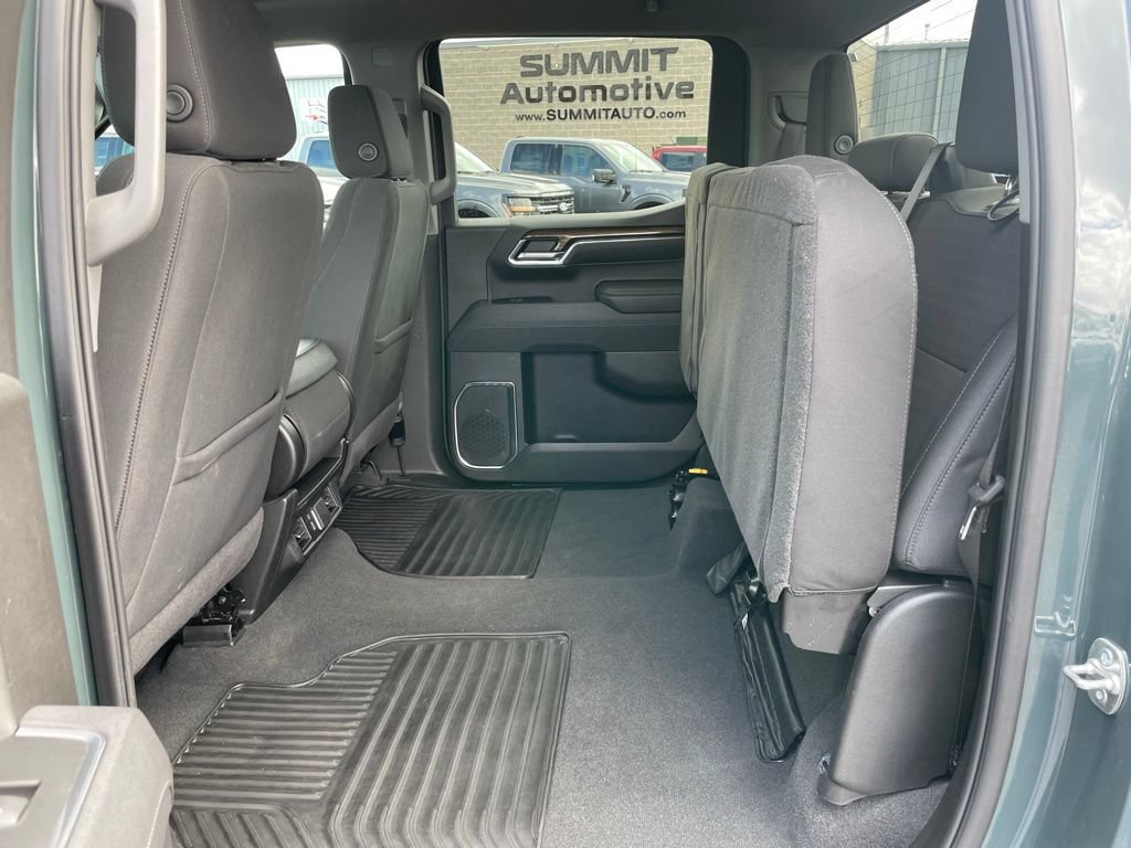 Used 2025 Chevrolet Silverado 1500 LT AWD/4WD image 53
